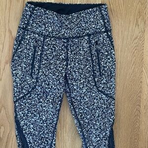 Lululemon workout set. Bra and pants